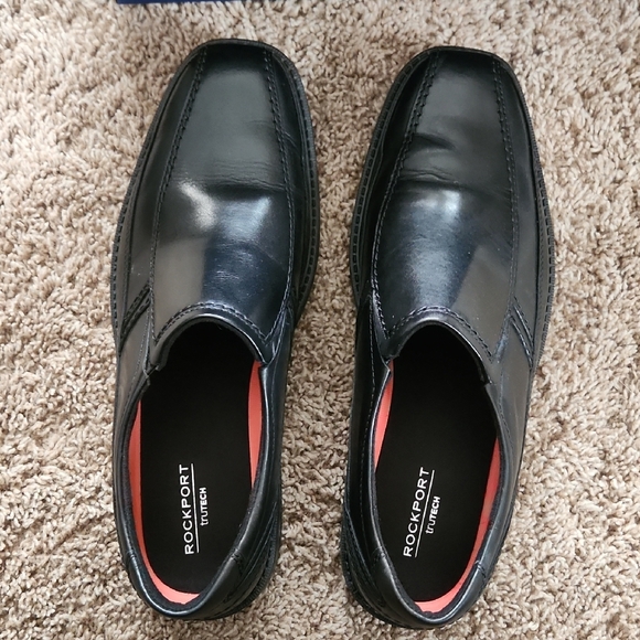 Rockport Black Slip-On Loafers with Quality Stitching - Picture 2 of 8